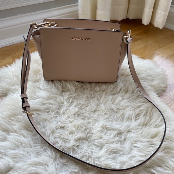 Michael Kors Beige Selma Medium Top Zip Bag - Picture 3 of 3